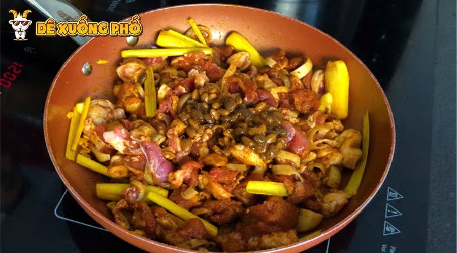 Thịt dê xào lăn cay nồng thơm lừng, ăn kèm cơm nóng