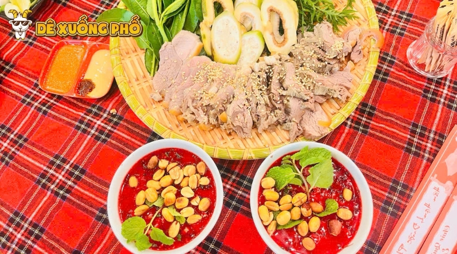 Ưu điểm ăn tiết canh dê tại Dê Xuống Phố